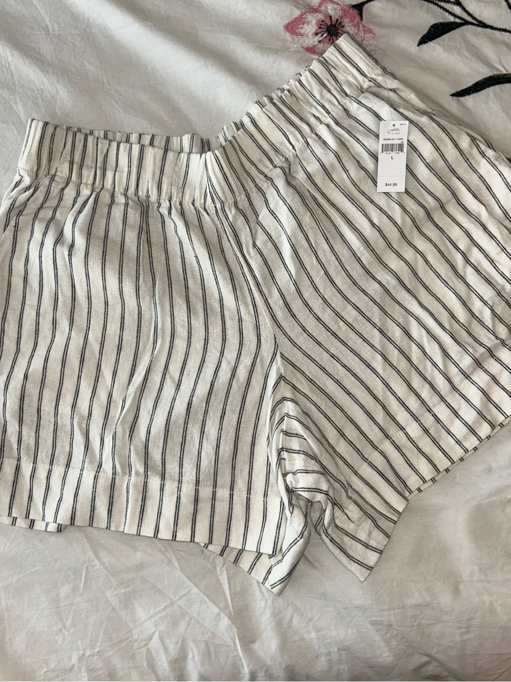 3 PAIR BUNDLE GAP SHORTSđNWT - Picture 4 of 9